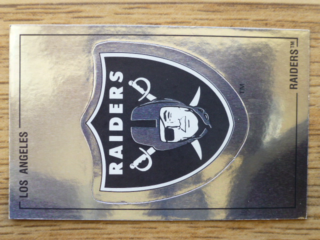 Panini American Football 89 Sticker – Los Angeles Raiders Badge (No.320)