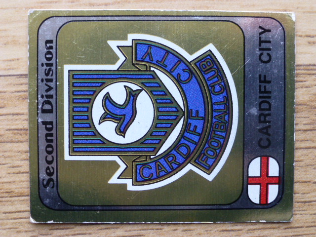 Panini Football 82 Badge - Cardiff City (No.341)