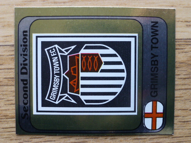Panini Football 82 Badge - Grimsby Town (No.351)