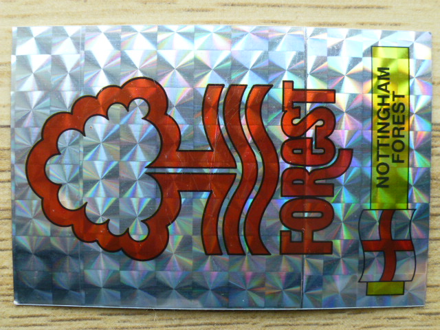 Panini Football 86 Badge - Nottingham Forest (No.215)