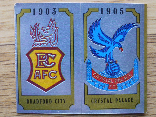 Panini Football 88 Badge - Bradford City/Crystal Palace (No.413)