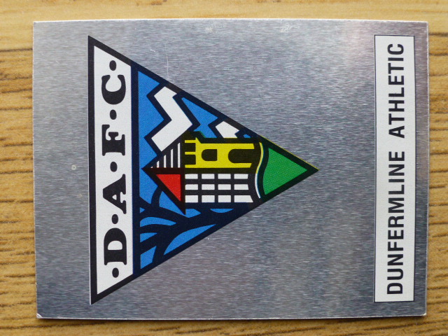 Panini Football 91 Badge - Dunfermline Athletic (No.401)